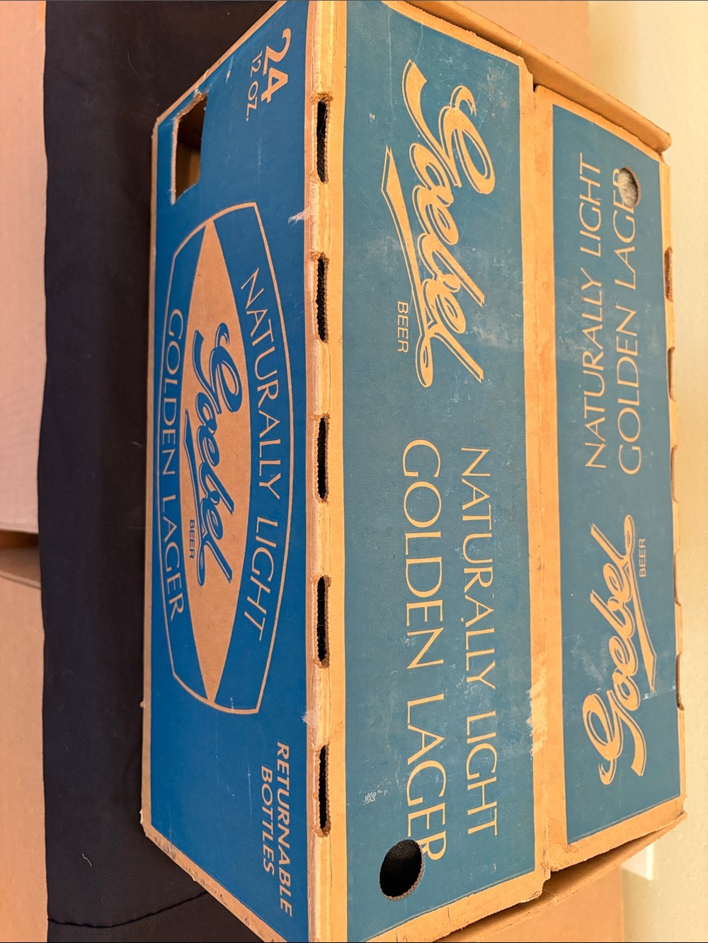 VINTAGE MEMORABILIA BOX FROM GOEBEL BEER COMPANY DETROIT MICHIGAN